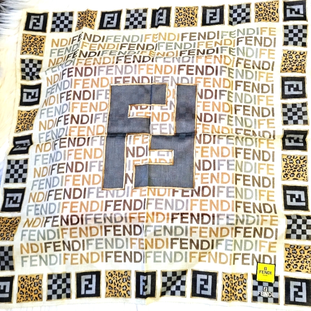❣️Fendi Hankerchief❣️